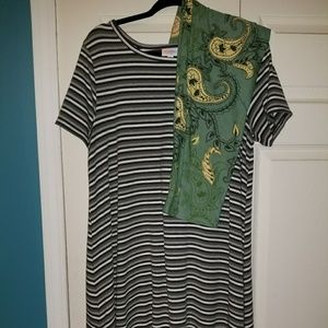 Med. Lularoe Carly,  TC leggings